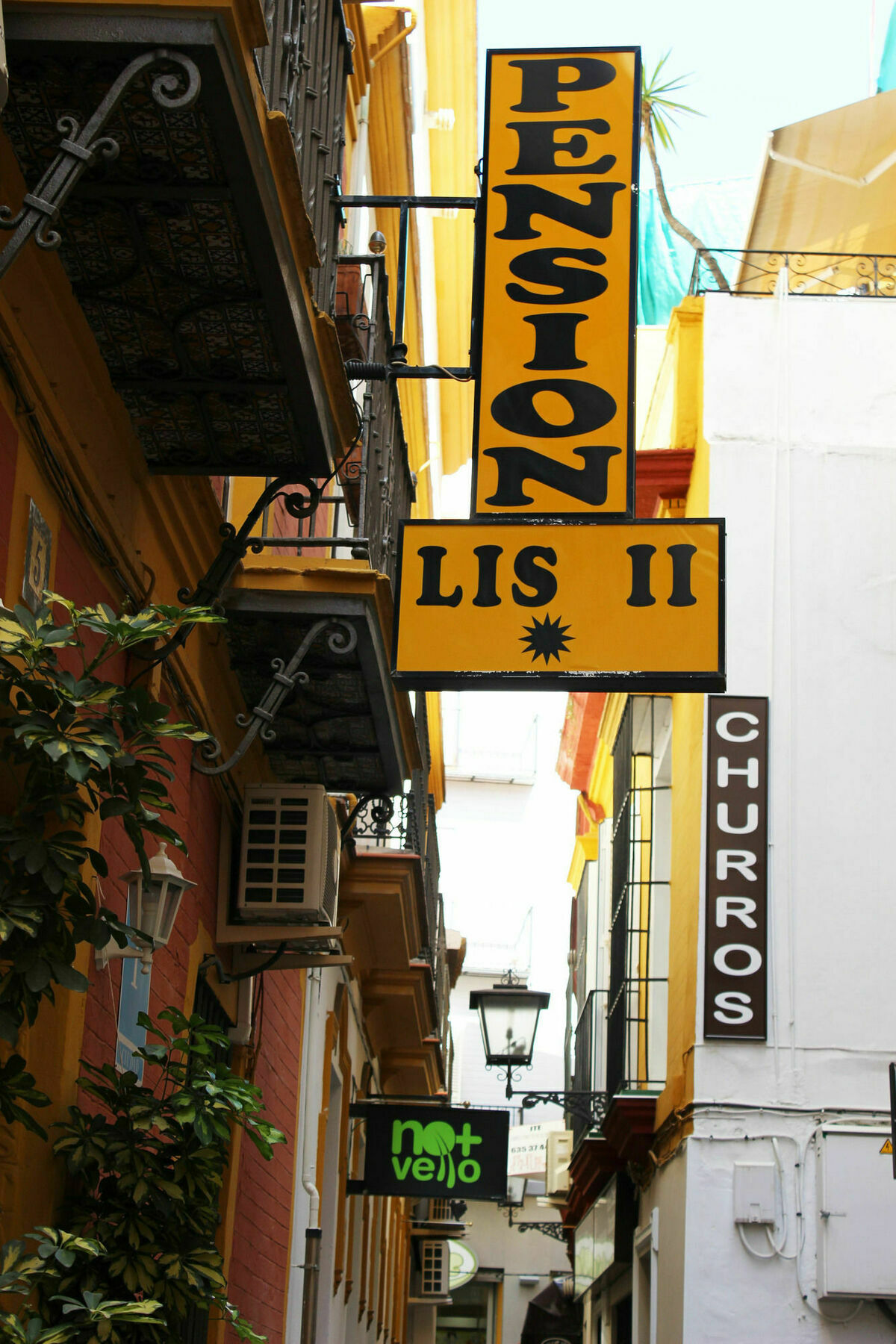 Pension Lisdos Seville Exterior photo