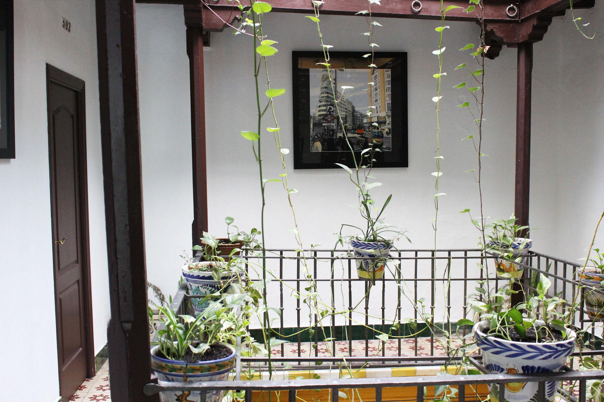 Pension Lisdos Seville Exterior photo