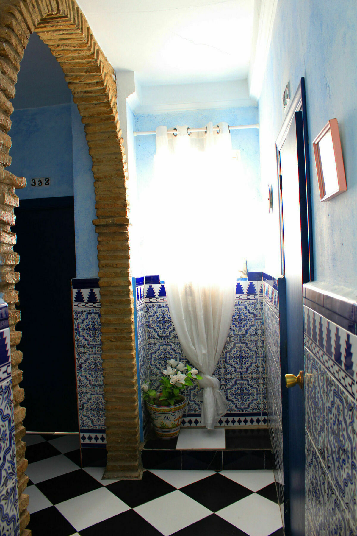 Pension Lisdos Seville Exterior photo