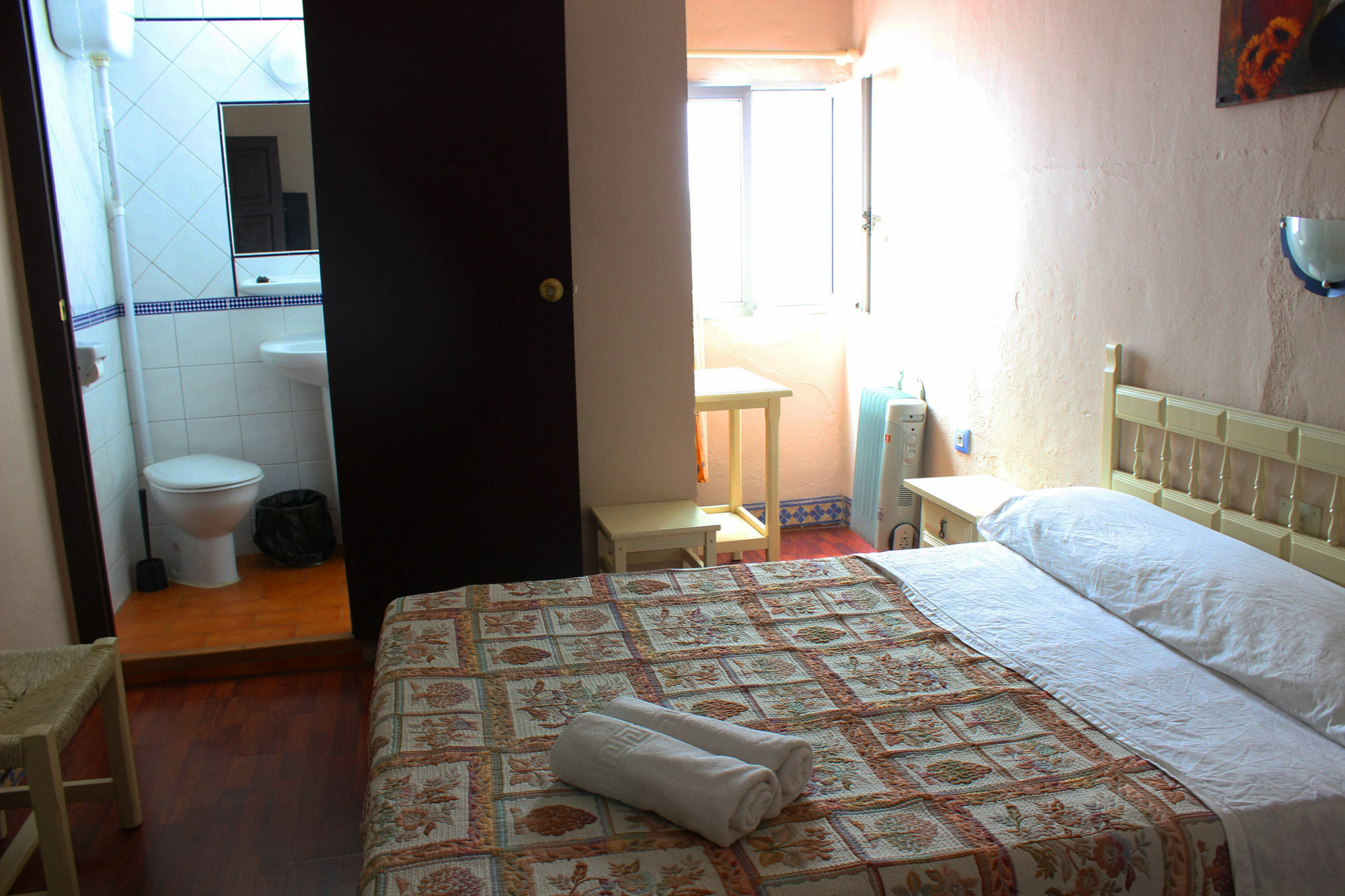 Pension Lisdos Seville Exterior photo